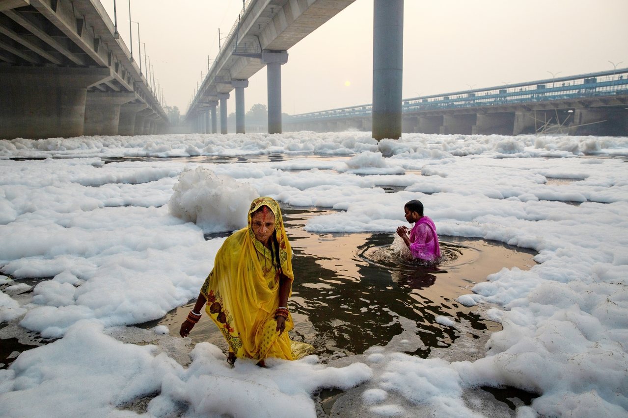 印度首都新德里正遭遇严重的供水危机。由于圣河恒河支流亚穆纳河水质急剧恶化，氨污染