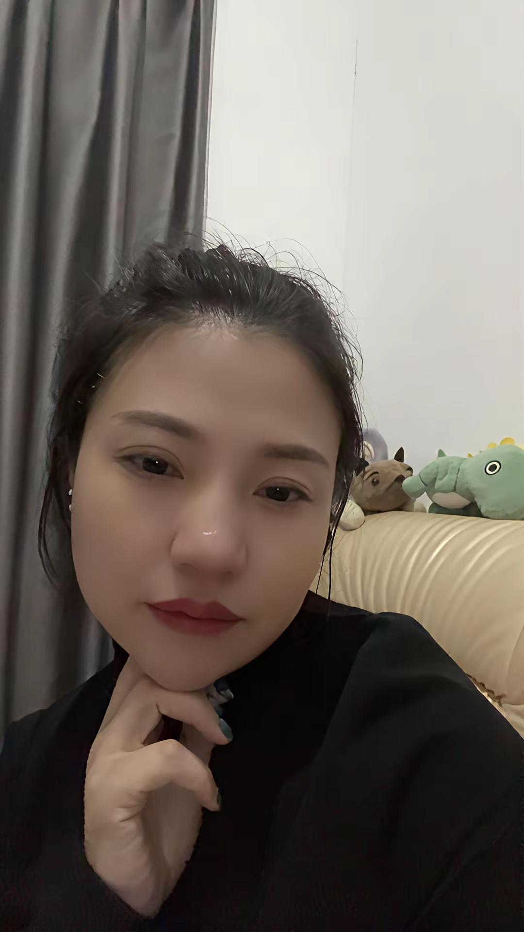 老公，今天是你离开我的50天了。看着你一个人躺在这里。老婆心如刀绞的痛[流泪]。