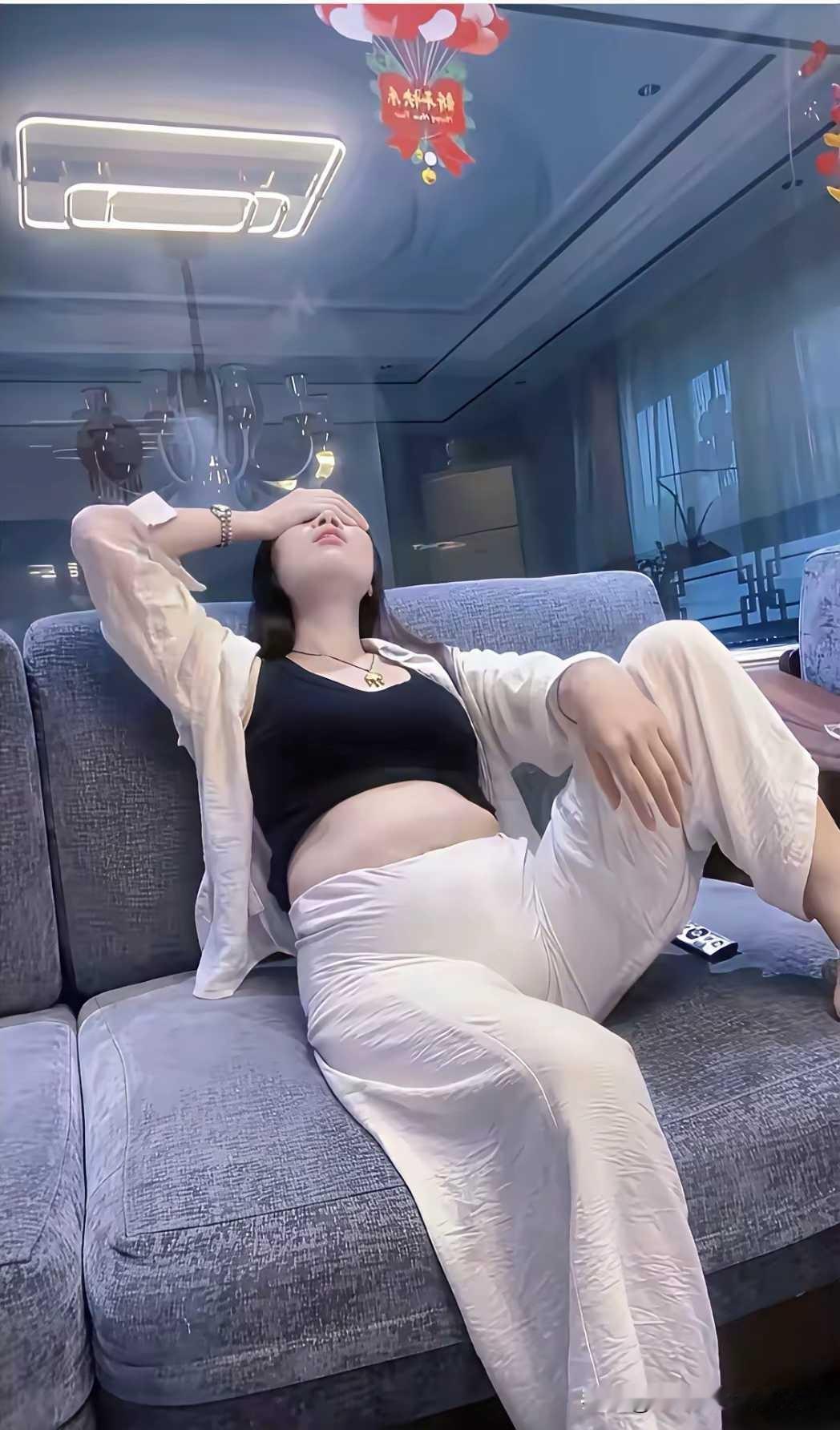 台湾空姐鹤岗3万买房半退休后，终于从酱紫变成了酱婶儿？所以说，到最后，终于还是成