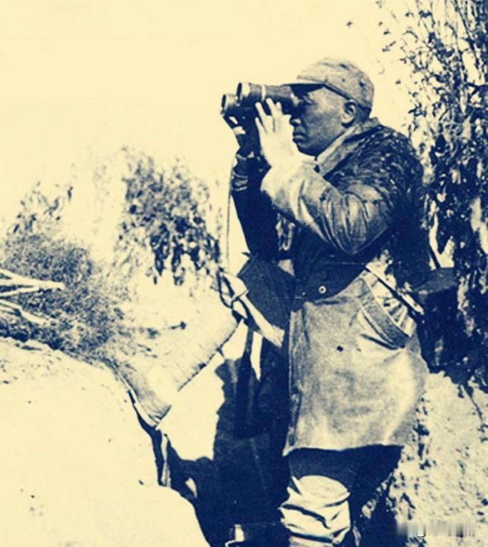 1921年秋天，彭德怀的处境极度危险。他当时在湘军当连长，因为亲手除掉了南县恶霸