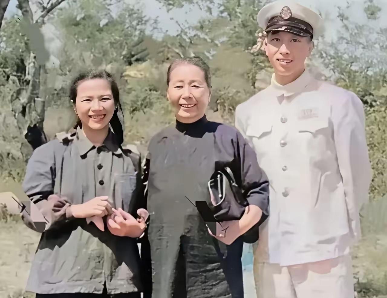 没想到东北王张作霖的亲儿子，居然是咱们人民海军的创建人之一！

这话搁十几年前说