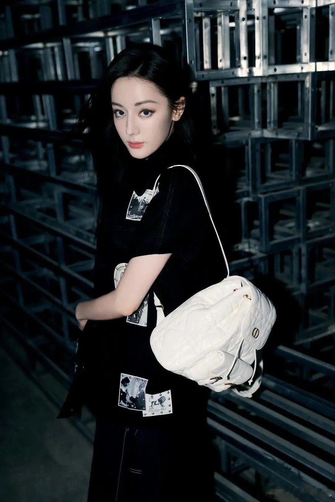 开压Dior活动，迪丽热巴 周也 智秀谁会艳压[思考] ​​​