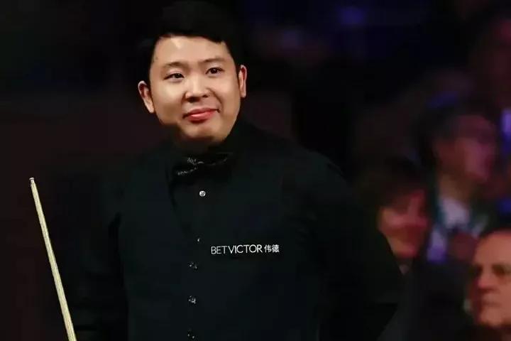 最新战报！斯诺克苏格兰公开赛张安达4-2斯佳辉，强势晋级16强，开始憧憬个人职业