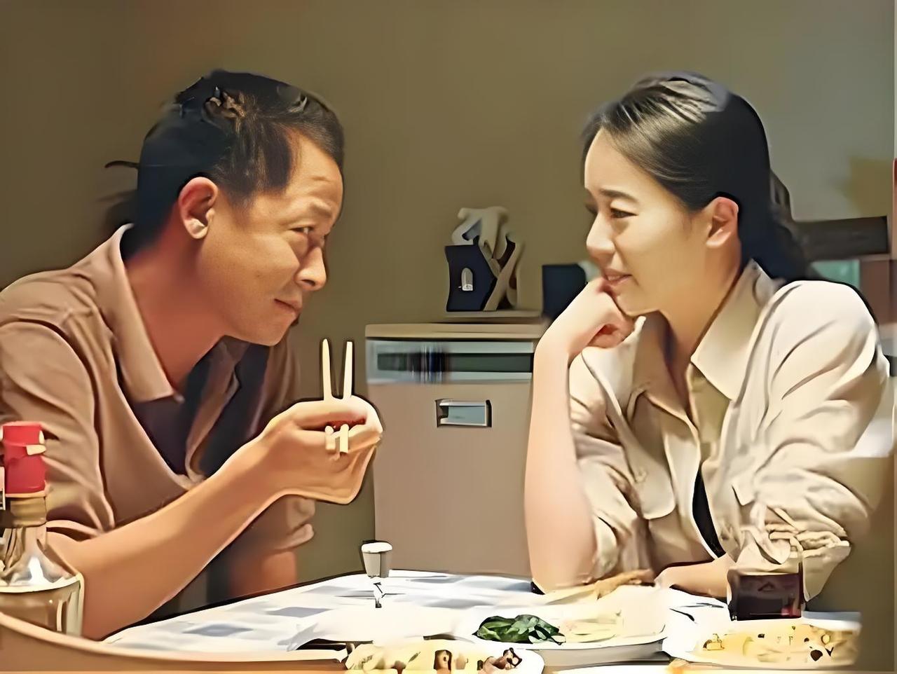 在《天道》中，丁元英所指的强势文化，核心是遵循事物客观规律的文化，强调独立、理性