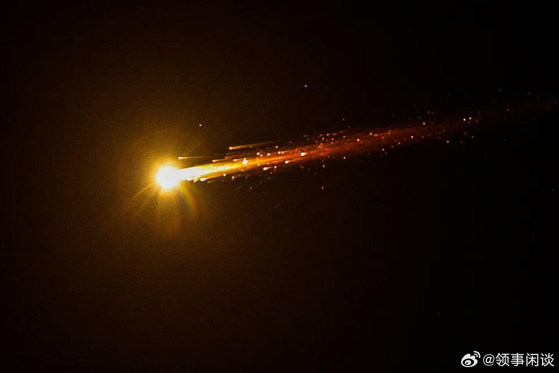 【伊朗战争爆发一个月后，特朗普面临艰难抉择】（路透社）——随着全球能源价格上涨，