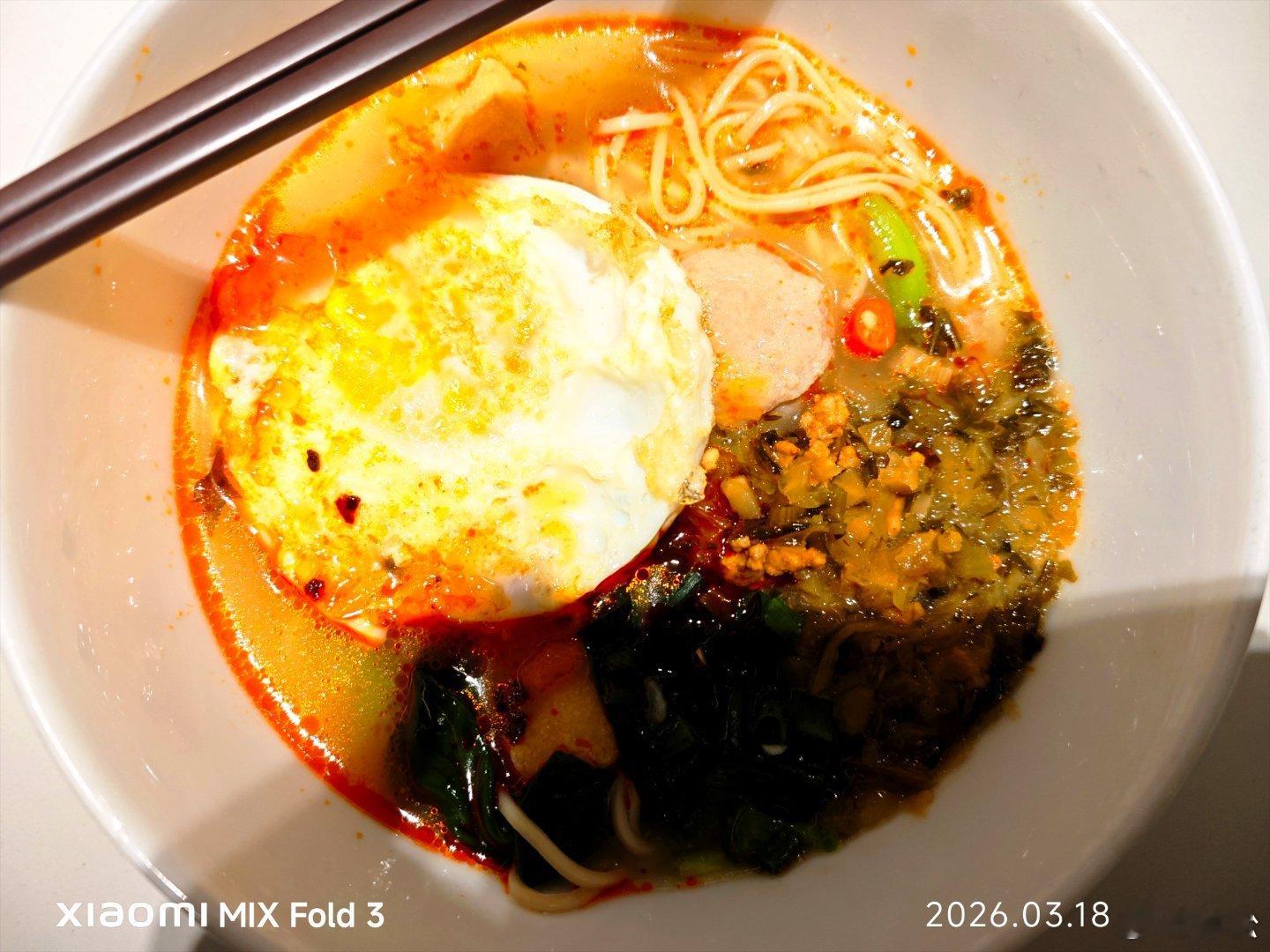 虽然据说江西的粉更好吃，但还是选了面吃，因为这个面也太好吃了。 