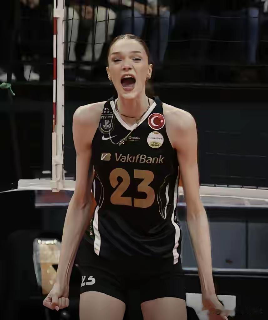 难怪，马尔科娃脱口而出：是加比！

原来，既不是国际大赛MVP拿到手软的朱婷，也