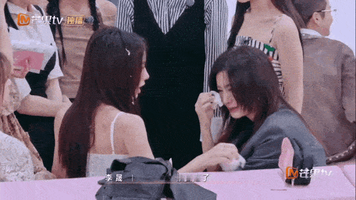 李晟因谭薇淘汰哭了，还说：“你走了，我做队长干啥呀，我一点意义都没有”[泪] ​