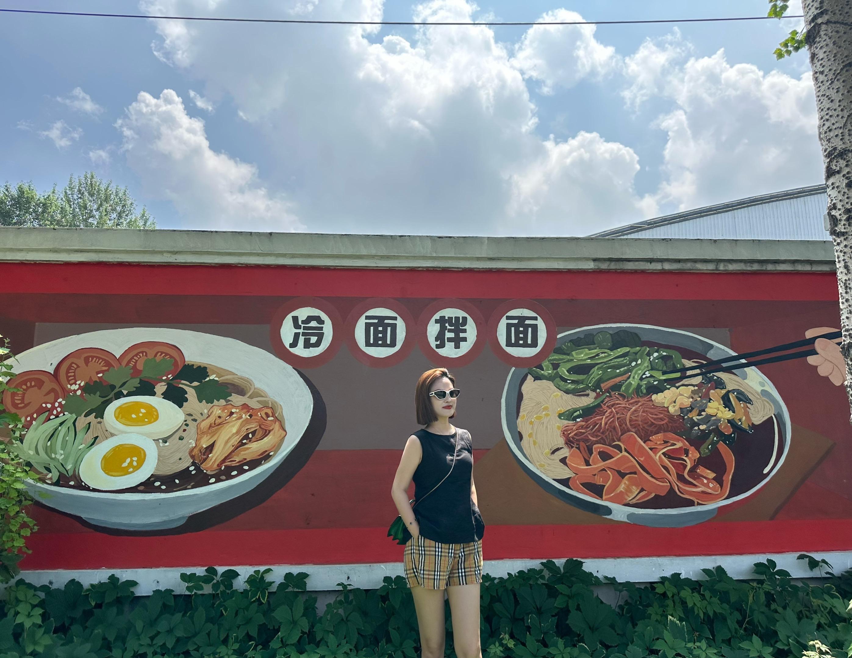 行于途，不究终点，沿途皆风景。 始于初，不应有憾，遇见皆惊喜