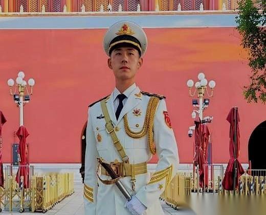谈了两年恋爱，才发现对象兜里不仅揣着俩娃，还是个上了法院黑名单的“老赖”。
就这