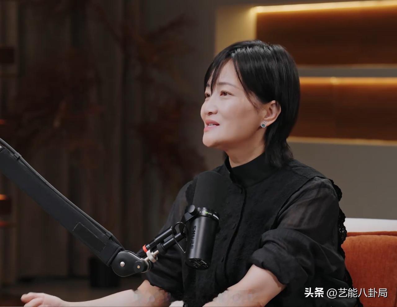 48岁郭柯宇说，17岁时拍《红樱桃》，被报纸猎奇报道，父亲看完电影在床上大哭，她