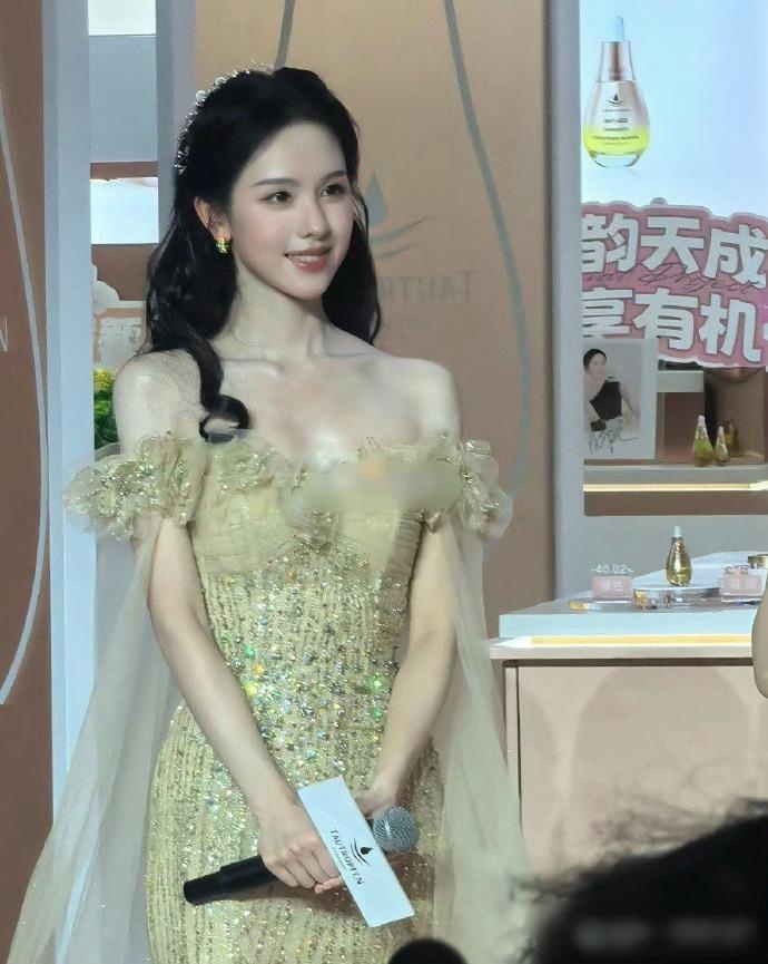 我丢！！！这就是理科621分的美女学霸吗？陈都灵现实中好恐怖啊……原相机没修还这