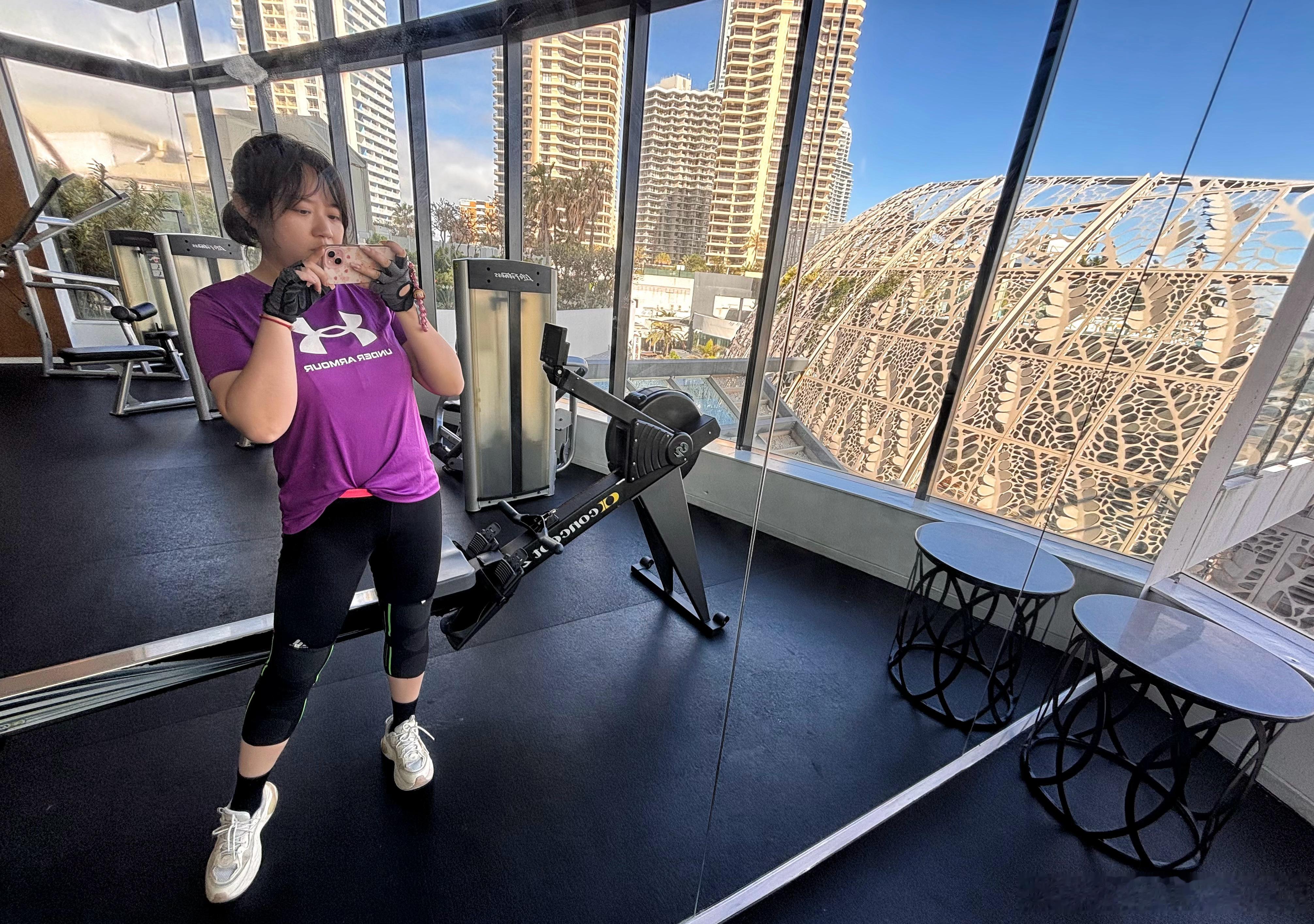 老房说我日渐圆润，这两天确实水果和甜食多了。本来今天想休息一下，想想还是坚持✊?