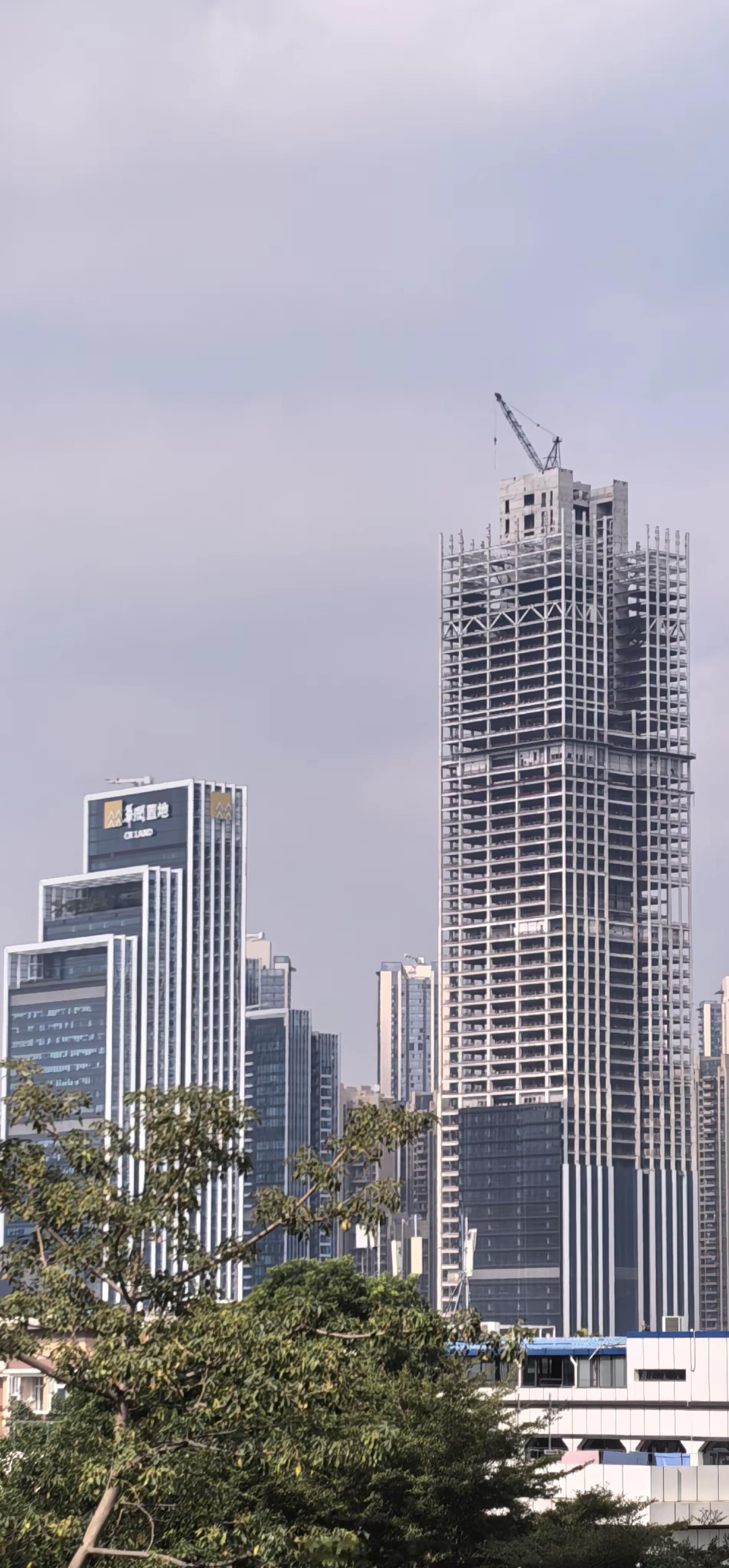 南山万象天地隔壁的华润置业总部大厦复工了，楼上的瑰丽酒店2027年能开业吗？ 深