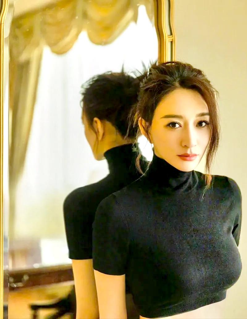 面相是不会骗人的，
网友之前看李小冉，看得真准。

网友说李小冉这个人，长了一张