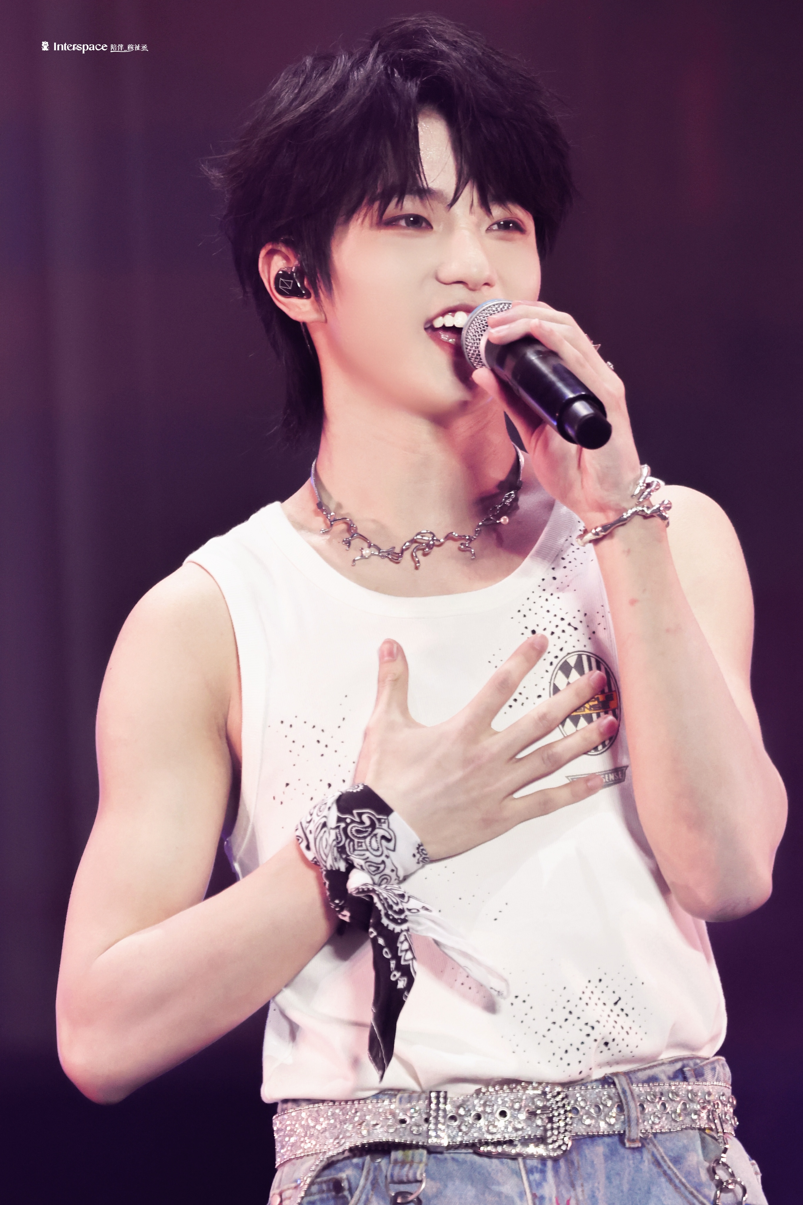 不装了！收拾收拾准备54音乐节了！预备加入丞丞站子事业编😼    这个位置是我