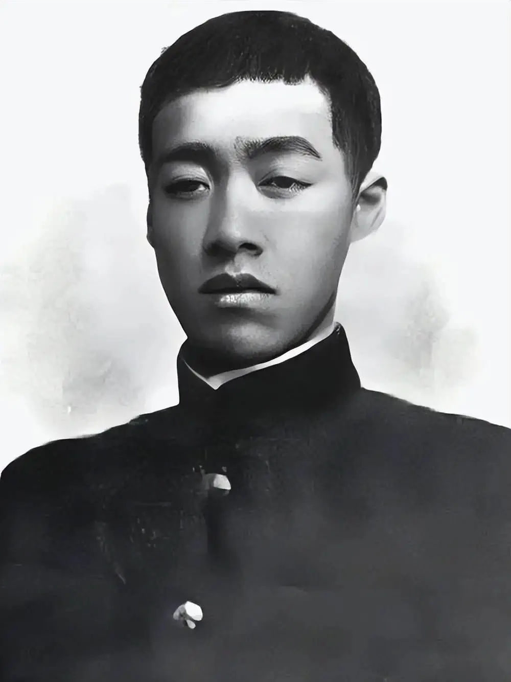 丈夫牺牲后，她一心寻死，公婆下跪相求