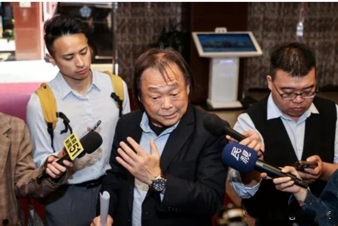 夸了蒋万安两句，被周玉蔻骂“背骨叛徒肮脏奸”，王世坚再帮蒋万安：鼠患议题都出在侧
