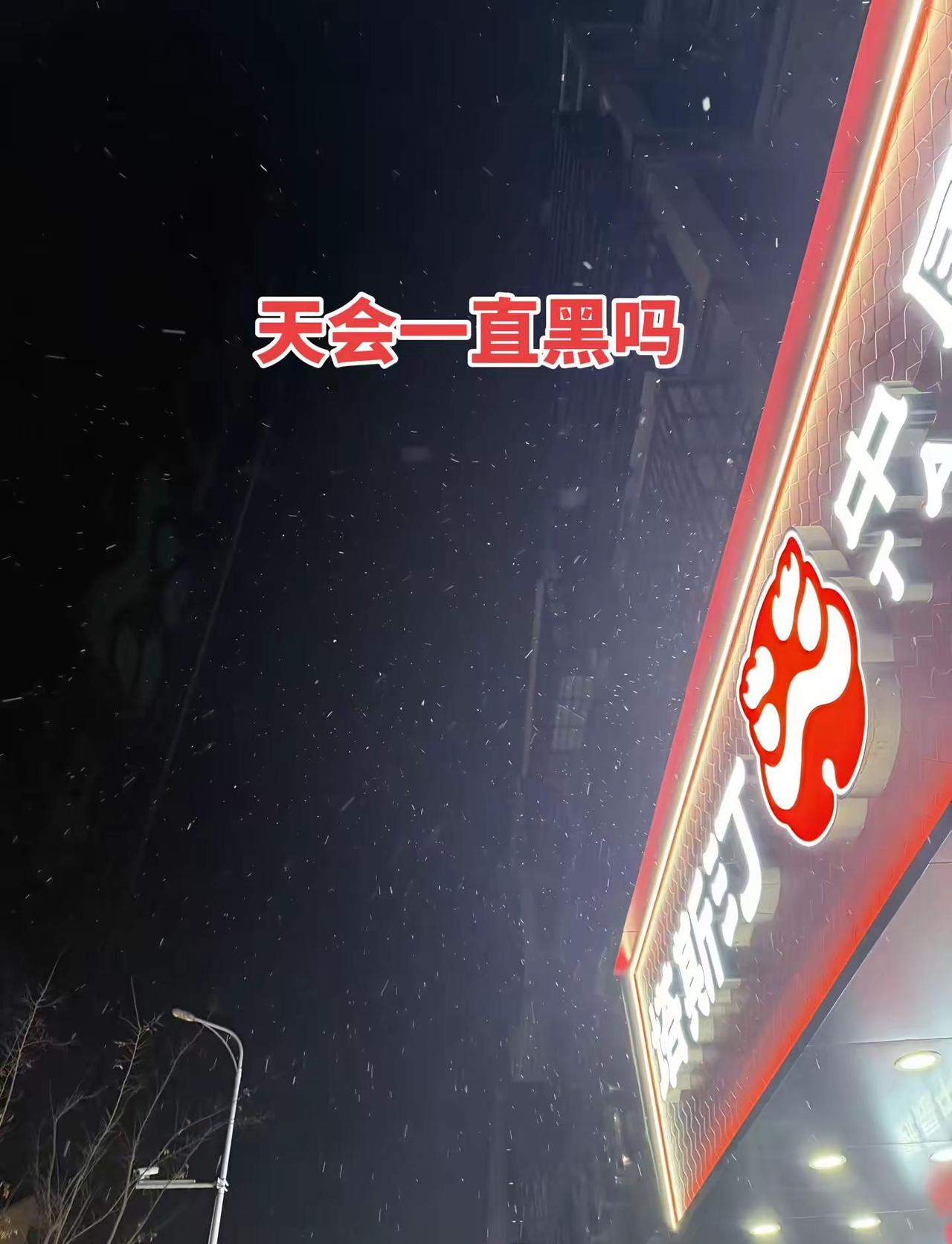 进去的爸爸，取保候审鞠躬的妈，下跪的外婆，半疯的奶奶，法院啊法院，不求你共情，只