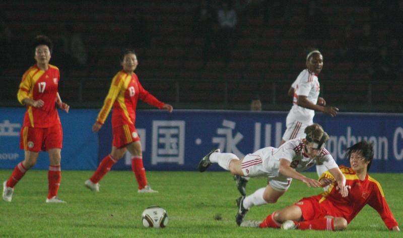 - 1逆转击败朝鲜女足，三连胜以小组头名晋级八强，而且这可是时隔20年再次在亚洲