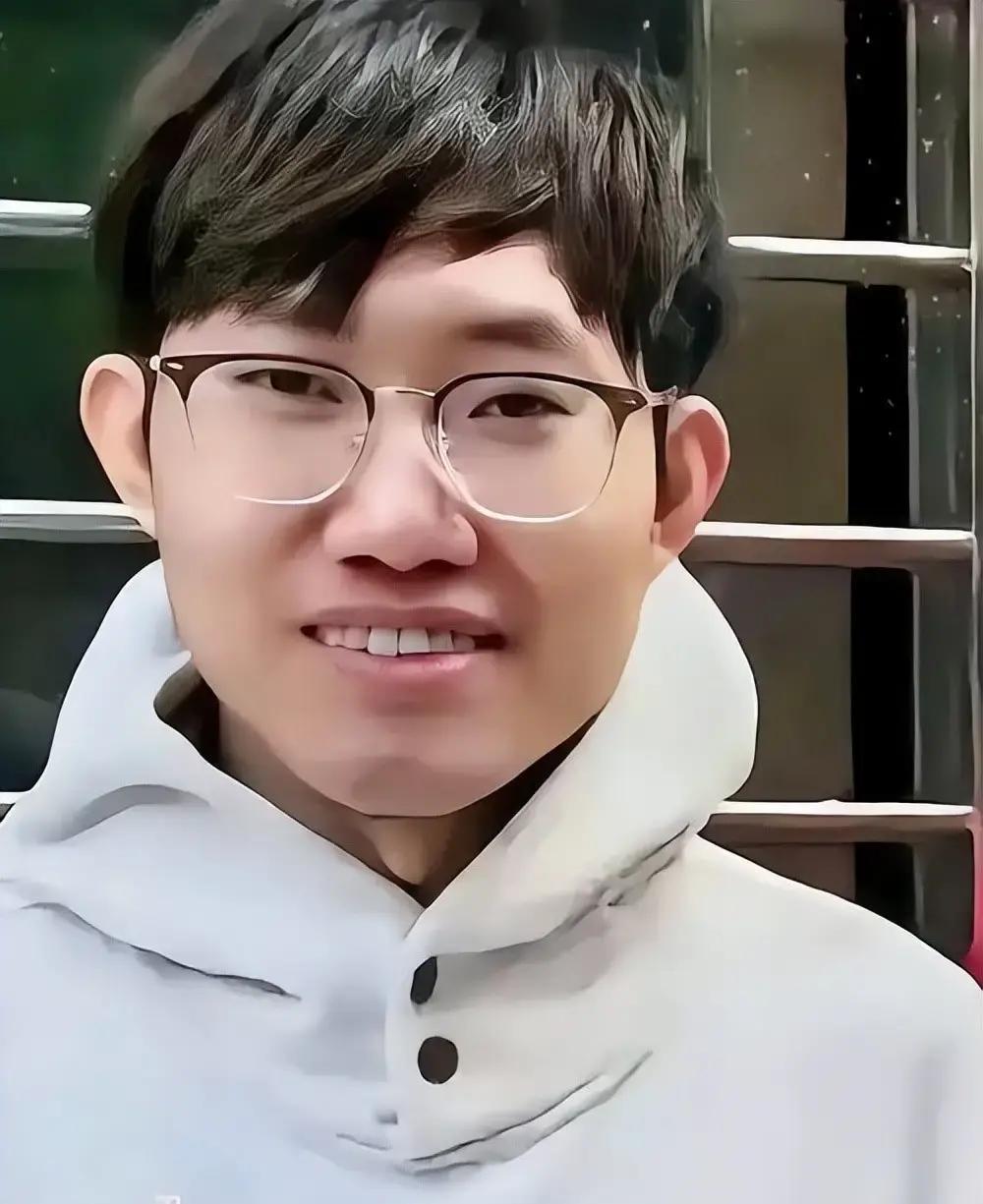1055亿！传梁文锋又找到大钱了！据The Information援引两名知情人