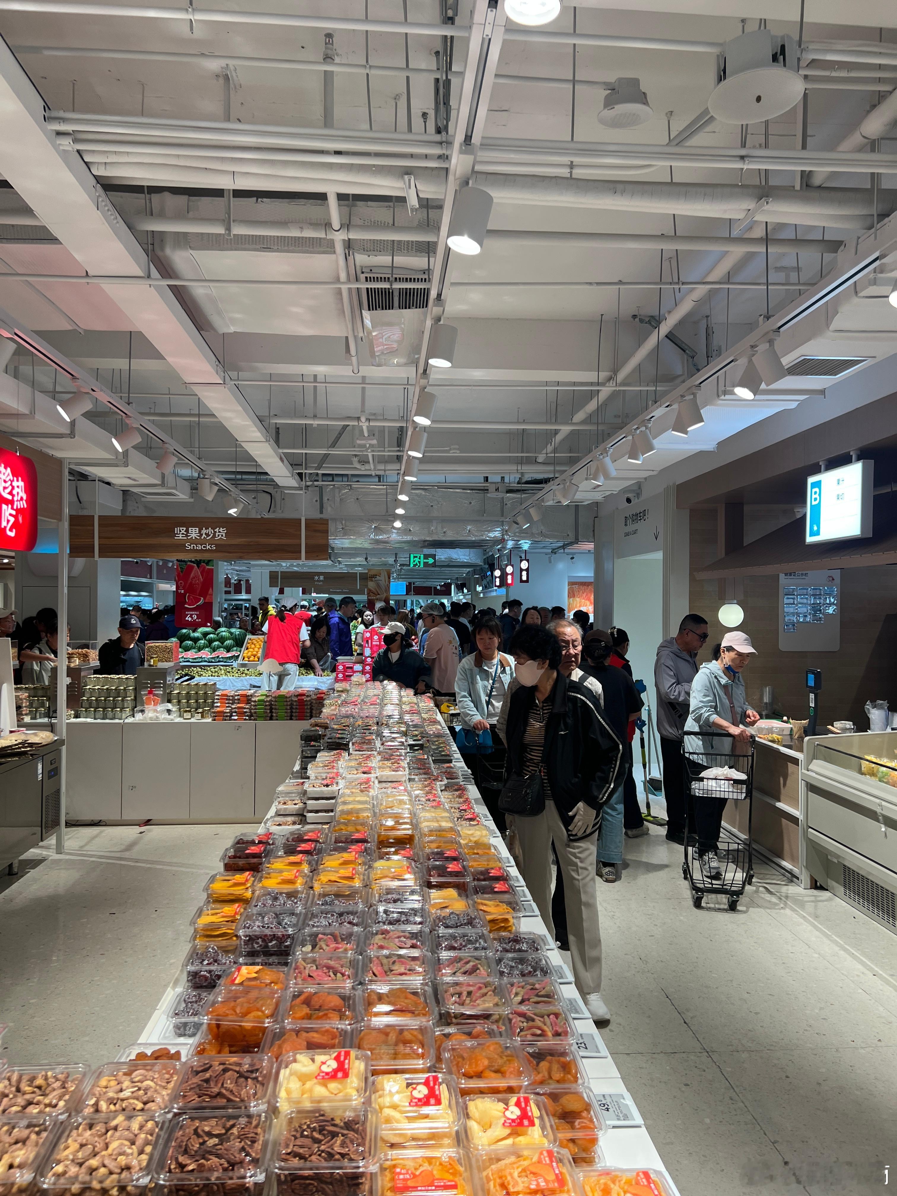 薛大叔农场去了牛肉烧饼还是好吃的烤面筋排队 豆浆排队 汉堡排队 牛肉烧饼排队蛋糕