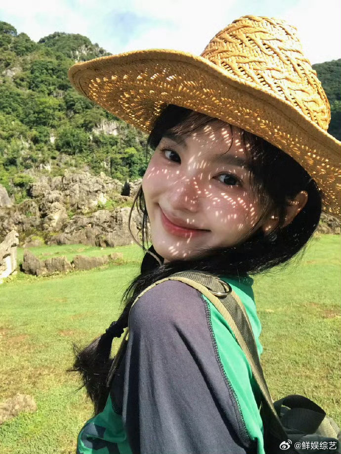 章若楠ins第一条百万赞章若楠ins百万赞帖谁能拒绝这般舒展舒服的模样，隔着屏幕