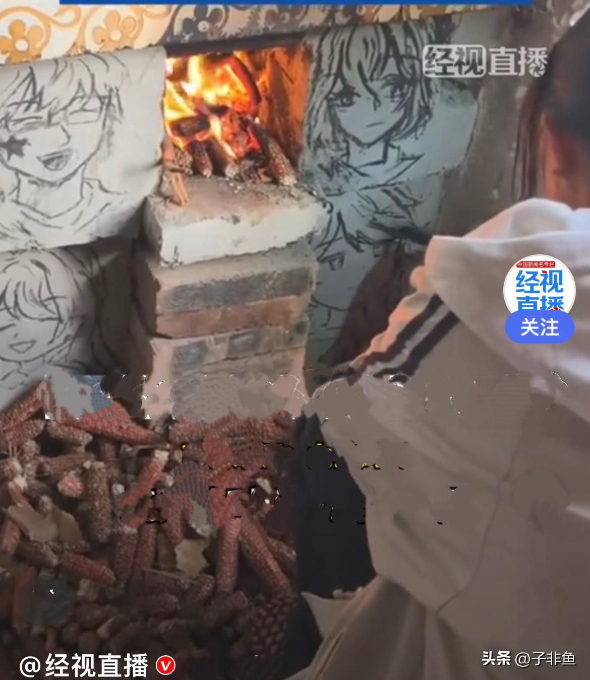 近日，安徽一高中女孩在灶台烧火的时候，用烧火棍随便在灶台就能画出一幅常人画不出的