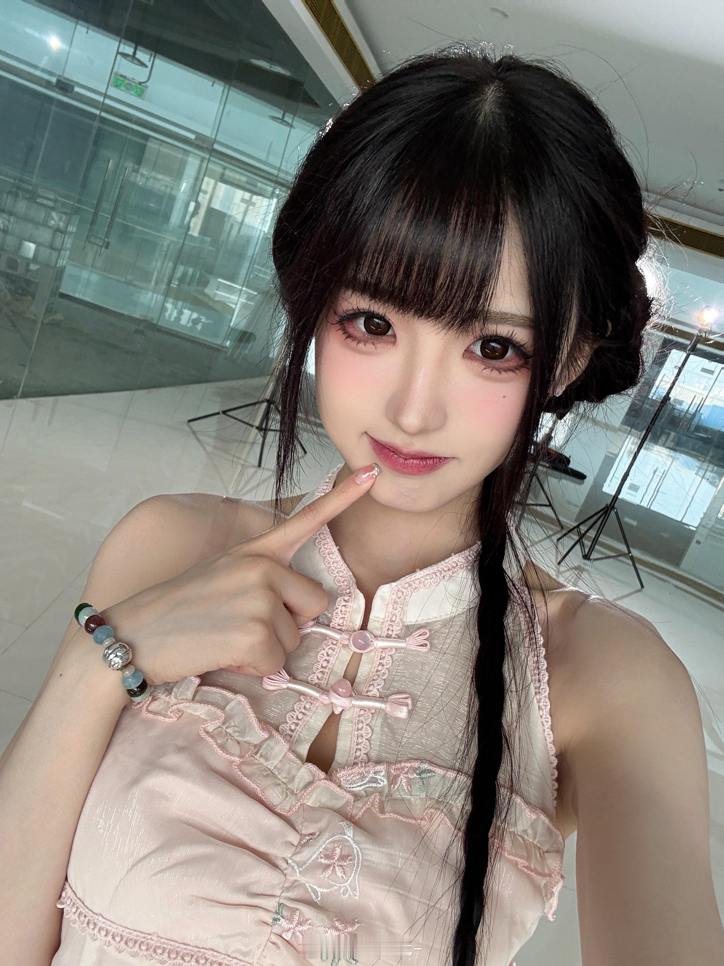 哈哈哈哈哈哈哈美女[春游家族] 