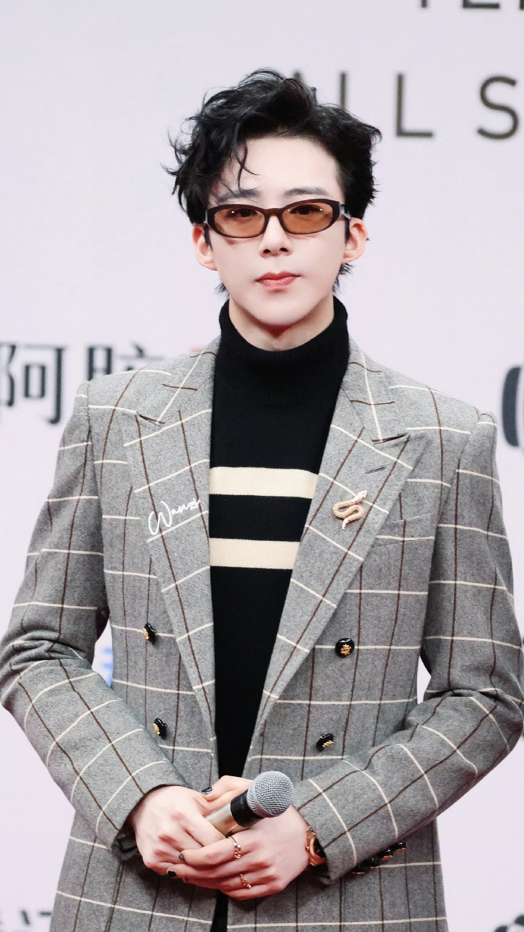 刘宇宁走4次红毯刘宇宁星光大赏走4次红毯刘宇宁星光大赏走4次红毯 