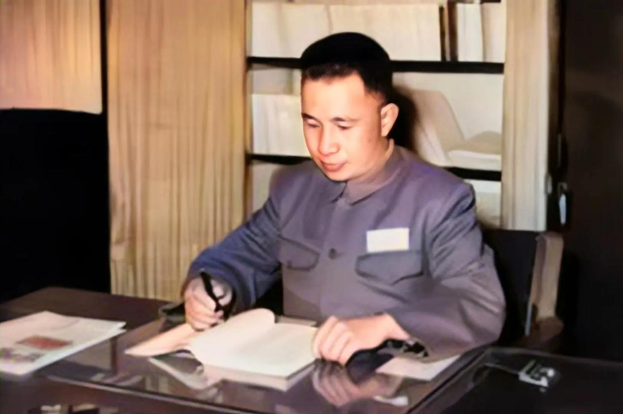 粟裕与黄百韬那七天的生死时速！

1948月11月4日，粟裕定下四天后围歼黄百韬