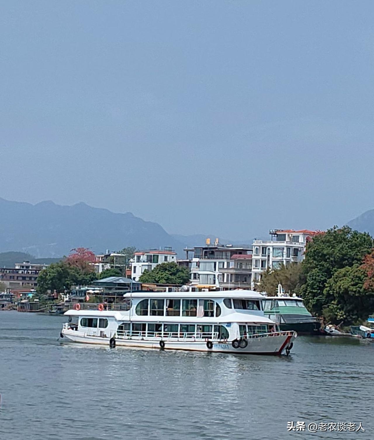 丁克意味着什么？“丁克”的意思是不要孩子。夫妻两人选择丁克的生活方式，用通俗的话