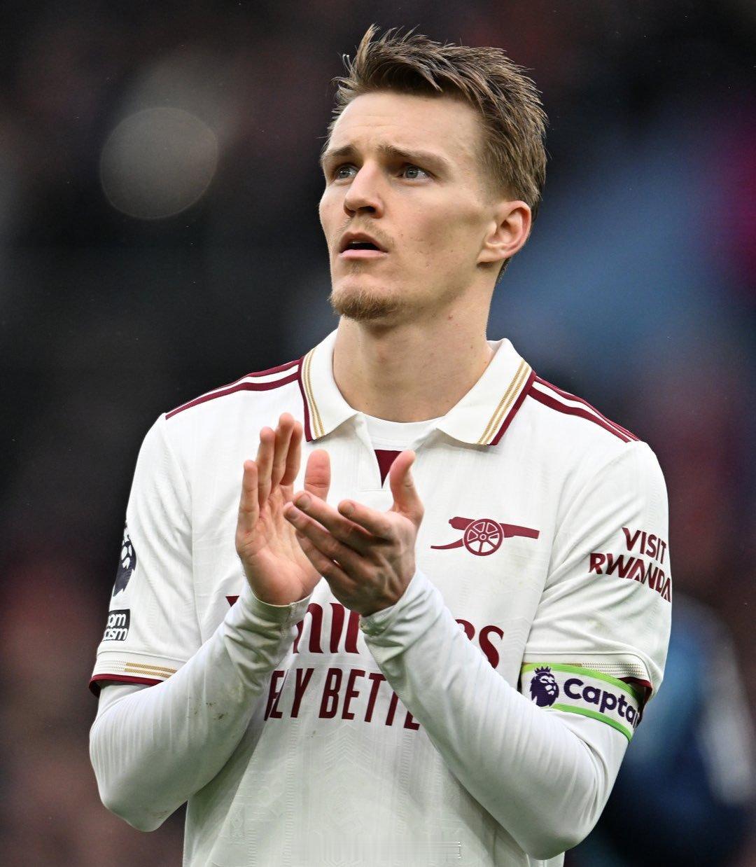 今天是厄德高27岁生日，祝福他阿森纳 英超联赛 厄德高