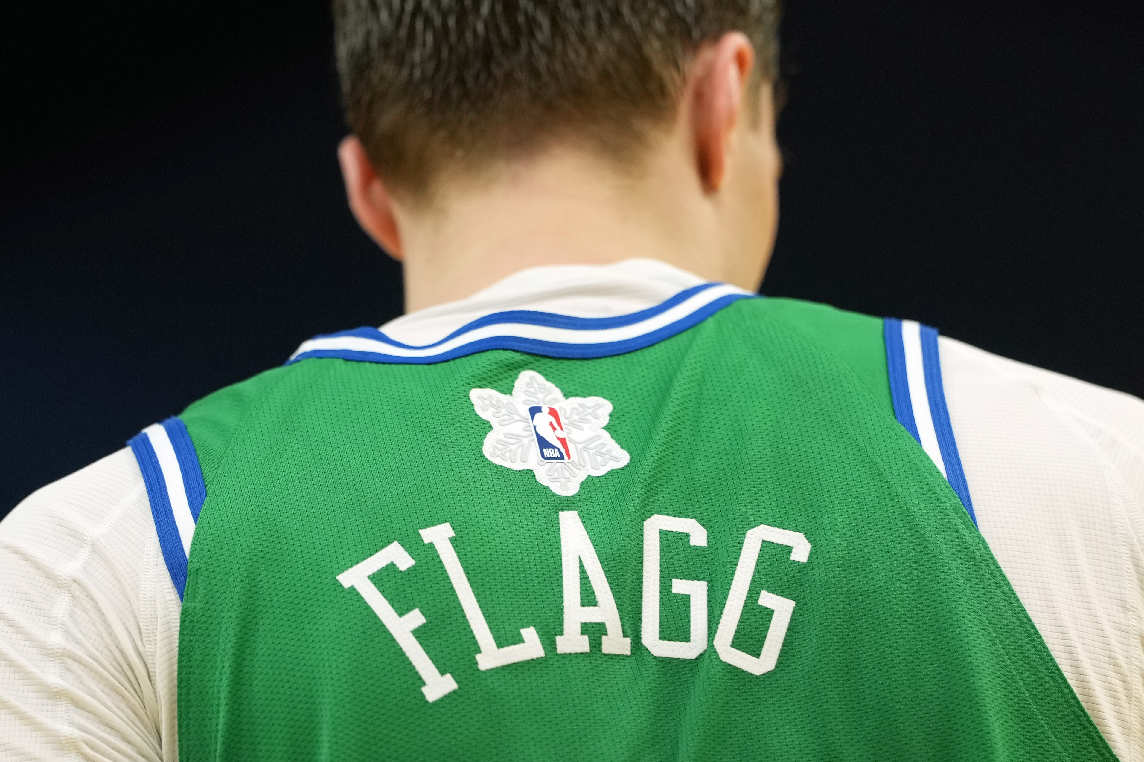 【#弗拉格轰44分创个人生涯新高#】#弗拉格破独行侠队史新秀纪录#弗拉格轰44分