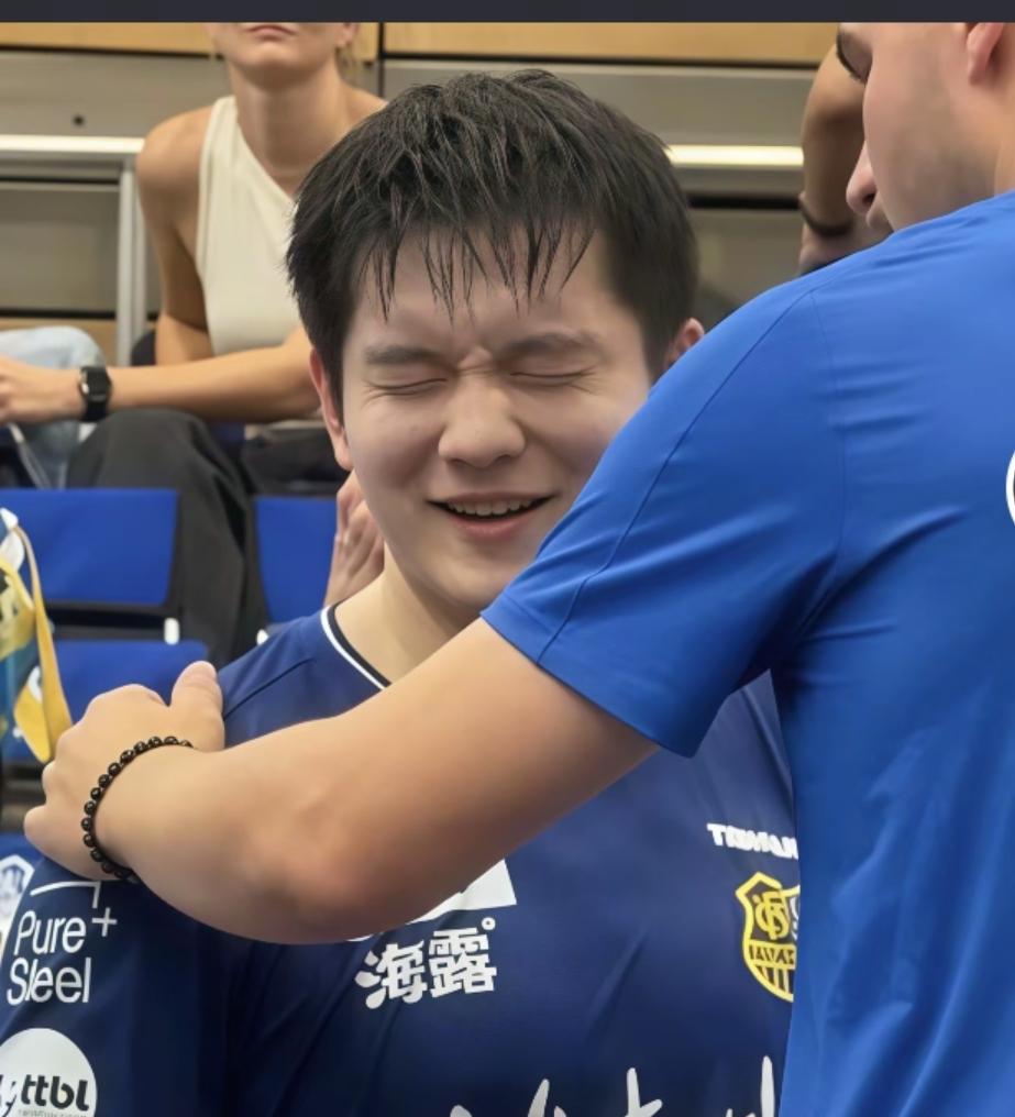 东哥。疯狂，绝对的疯狂 我在这儿待了10—12年了，头一次见到场馆这么...