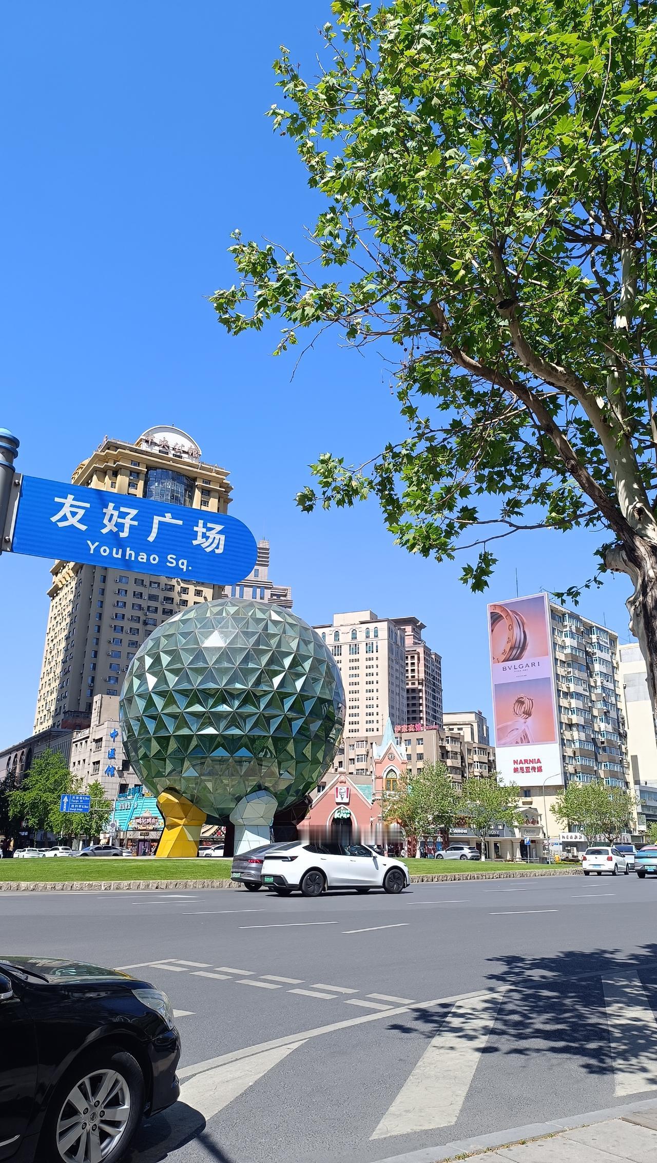 友好广场的肯德基是五一假期重新营业的，那天我就发现新出了个“轻食”，只是还没开始