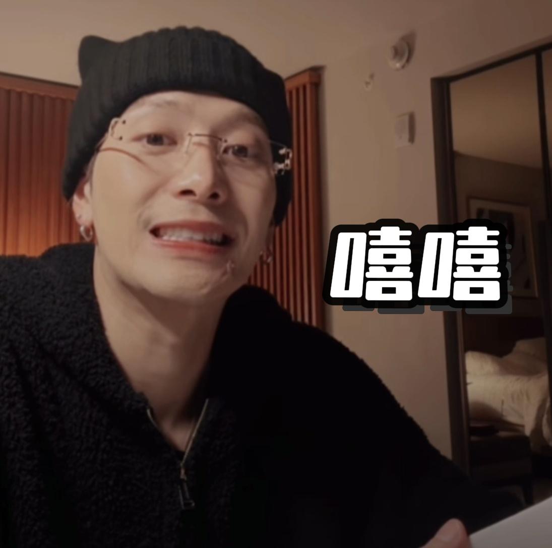 把自己锁在房间门口&遇到🔥警报的嘎咪。