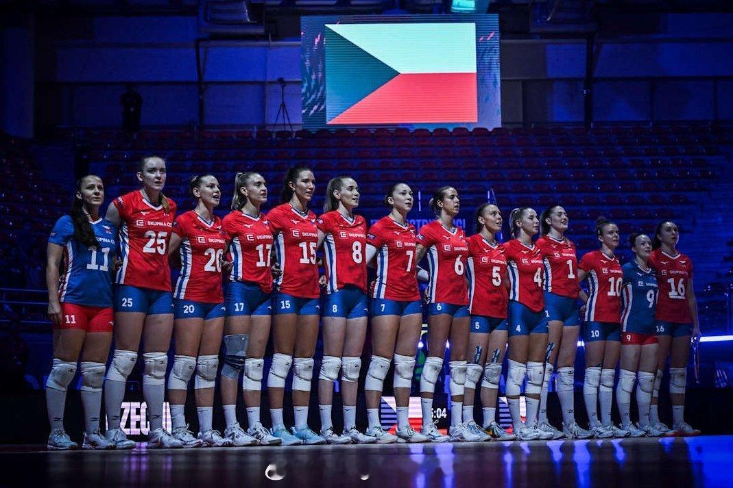 🇨🇿 捷克女排VNL第一周阵容🏐 二传：格拉博夫斯卡 - 斯米多娃💥 接