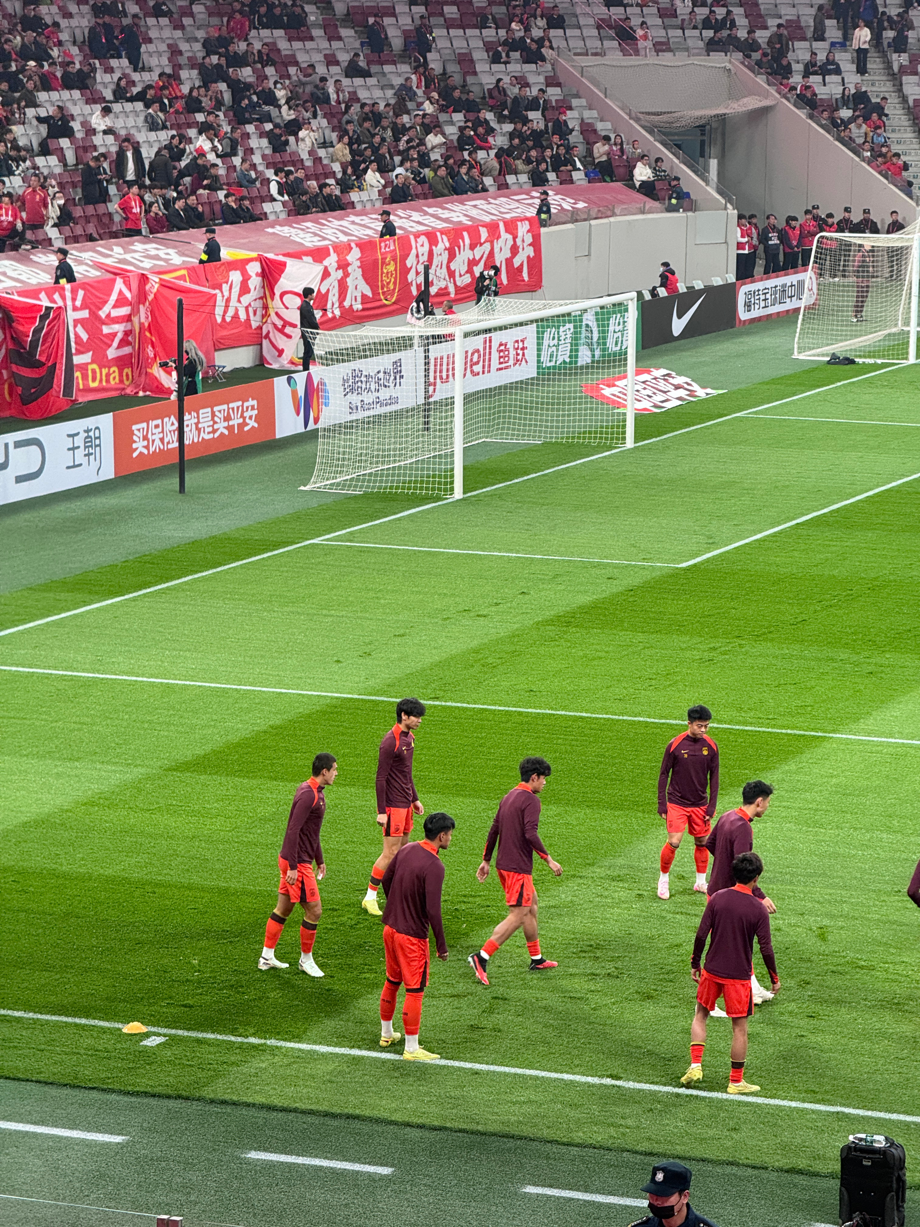 U23国足vs泰国U23到达西安！虽然今天廖荣祥、木塔力普-依明卡日没有首发，但