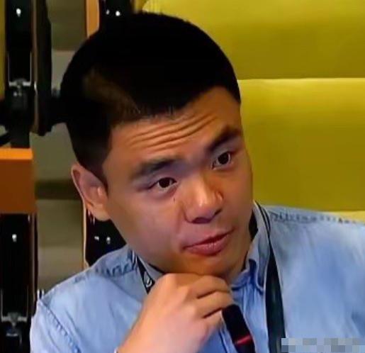 中国记者徐德智在联合国会场站起来，只问了日本代表两个问题：“谁炸的日本？为什么炸