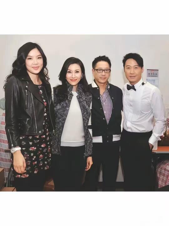 乐基儿块头是李嘉欣两个大！