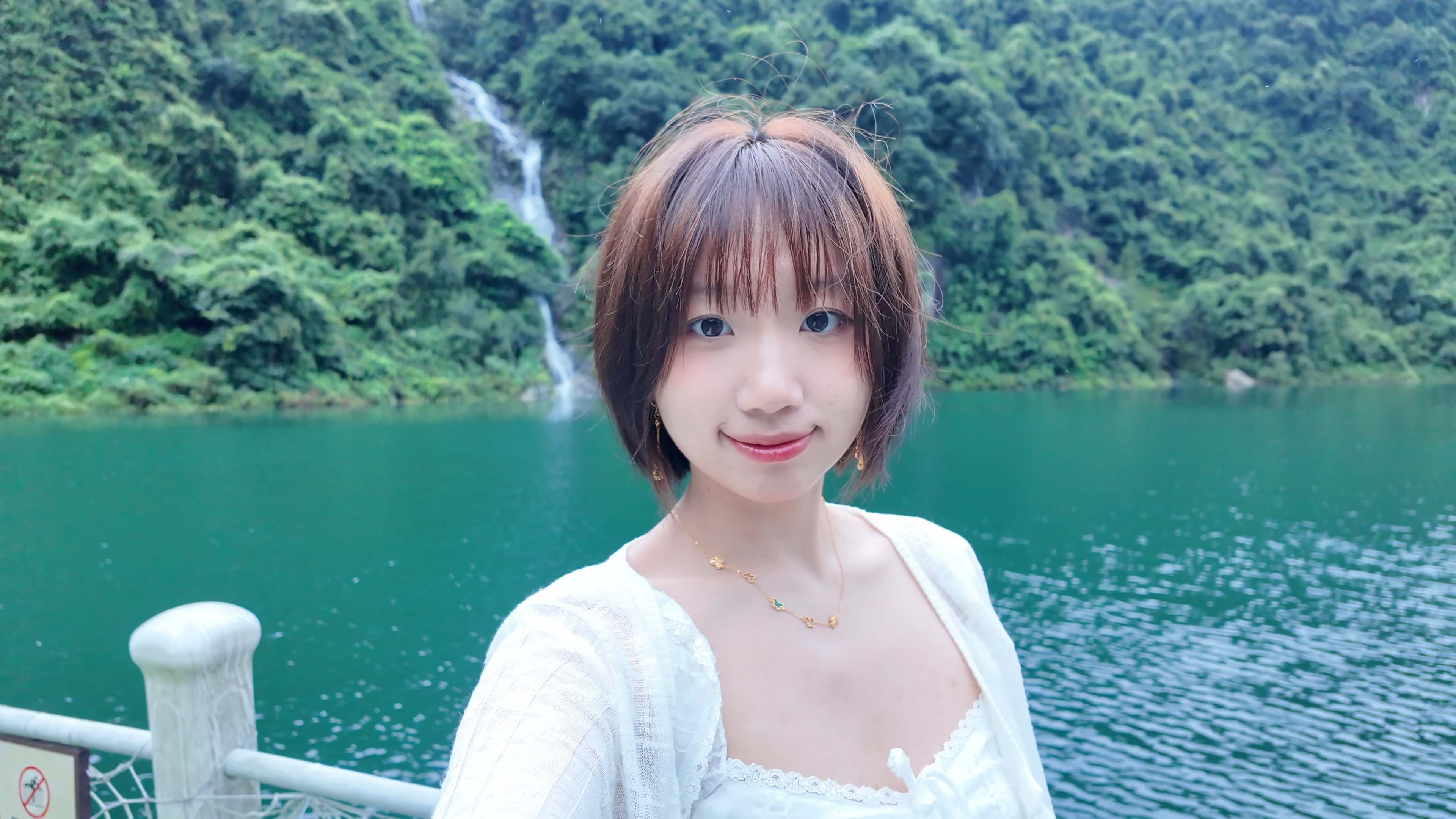 不入东江湖，不知山水美多放了几张自拍嘻嘻 