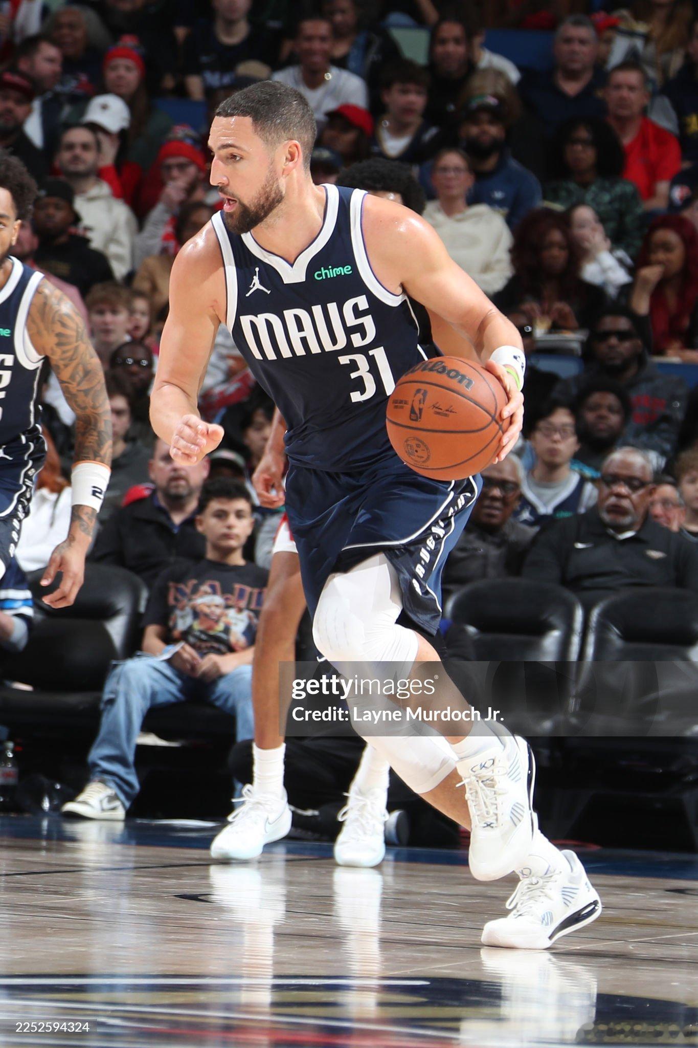 MFFL 伤病报告：常规赛第32场vs勇士。汤普森（左膝酸痛）75%可能性出战。