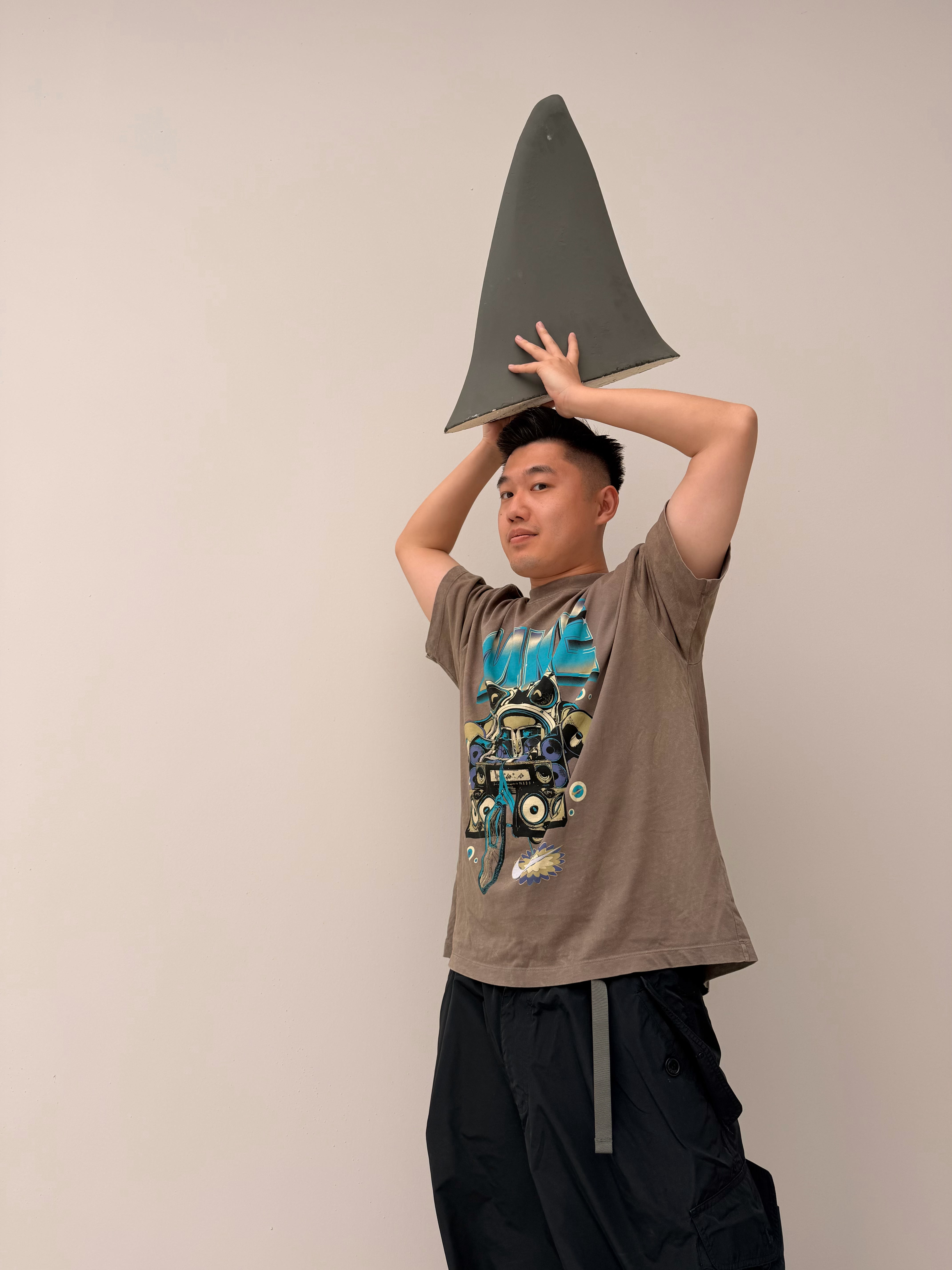 拍了个鲨鱼元素的车，道具是鱼翅，这不是鲨鱼辣椒吗 