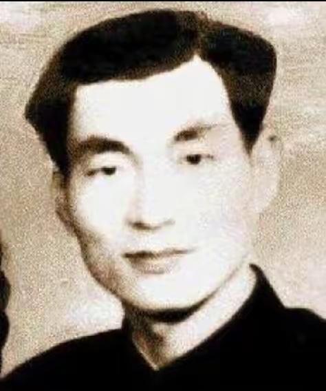 沉痛怀念朱老
关于朱老的身世，网络上竟然爆料出1个冷门细节：确实属于朱元璋直系后
