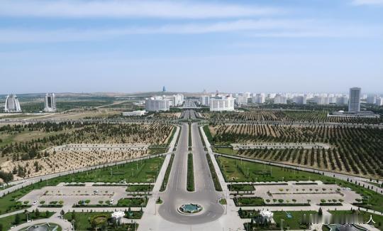 “封闭”怎么了？土库曼斯坦30年证明：不开放政治，照样开放钱包。

提到土库曼斯