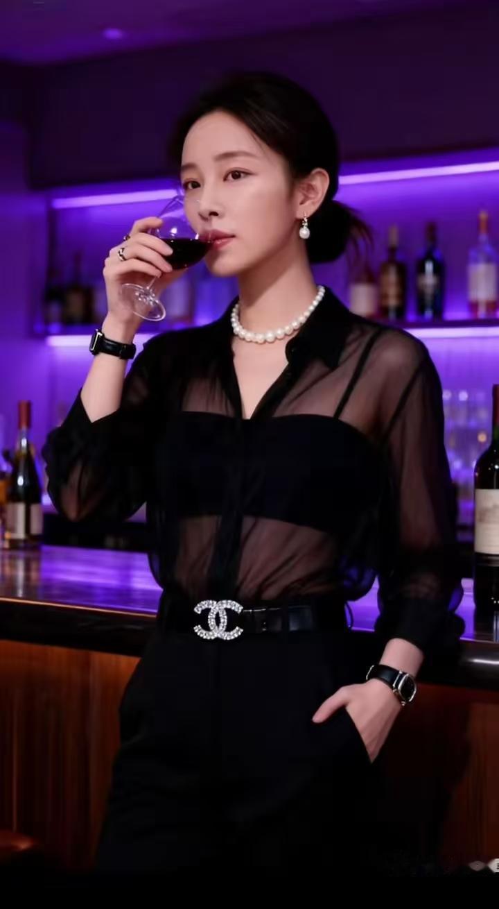 夜思
夜酌芳醪意自悠，
浮生几问世缘由。
历经世事方知晓，
唯有初心可久留。