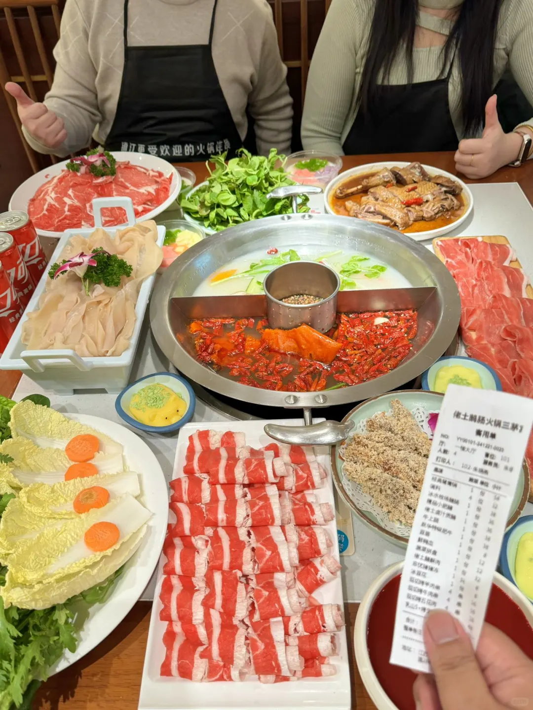 品尝地道鹅肠火锅，味道一级棒呢～～