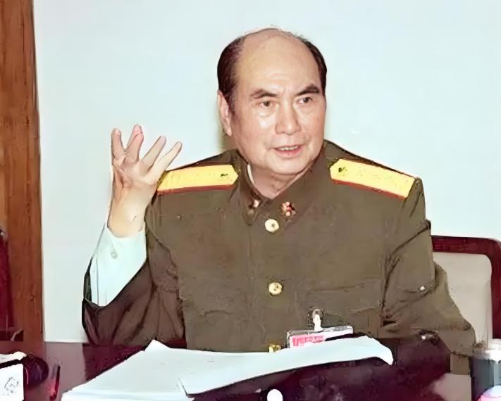 1995年深秋，北京301医院财务科接到一纸调令，要求调出过去两年毛岸青同志的全