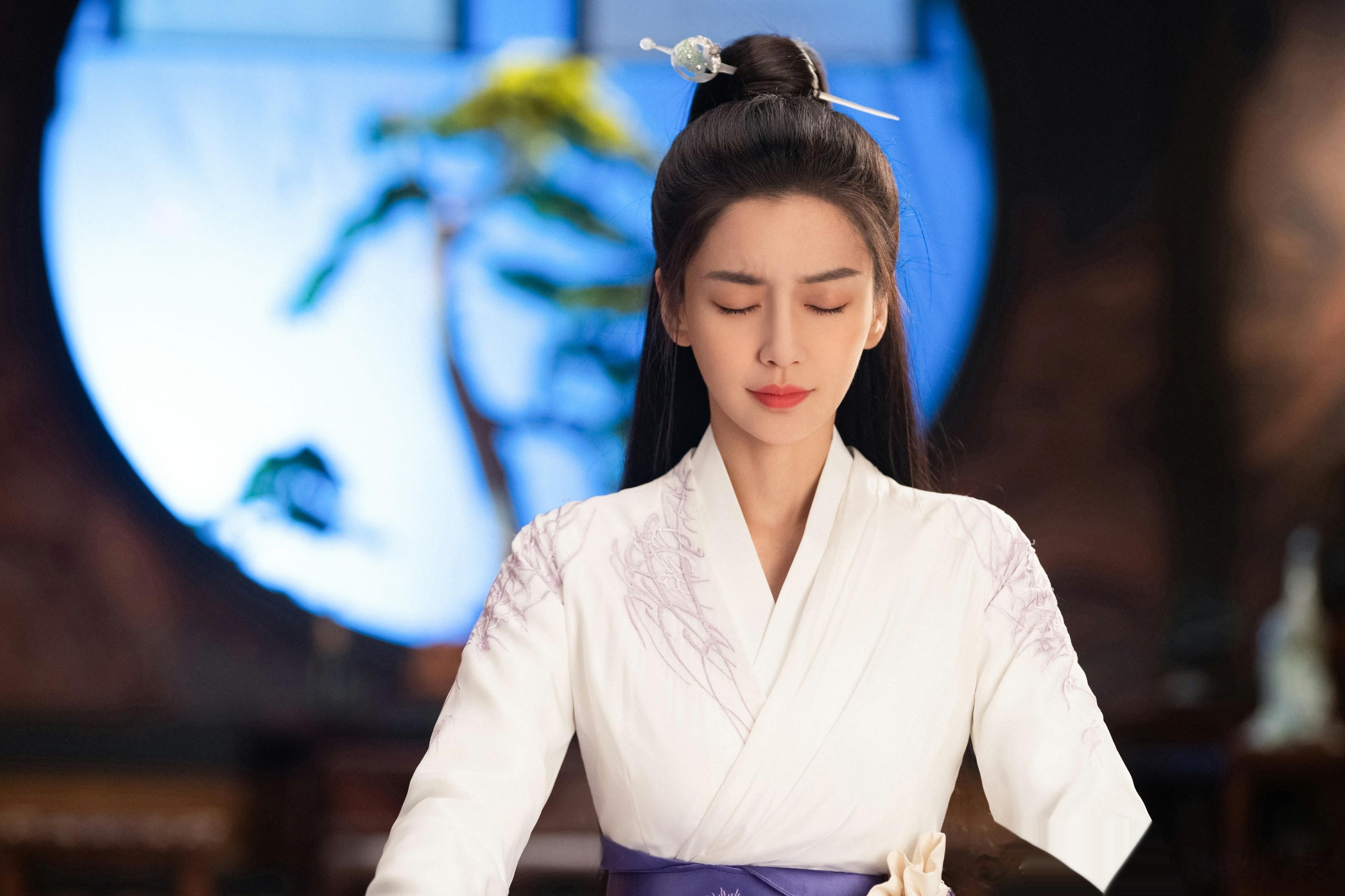 Angelababy新剧《尘缘》开播 双剧同播霸屏今夏 ​​​